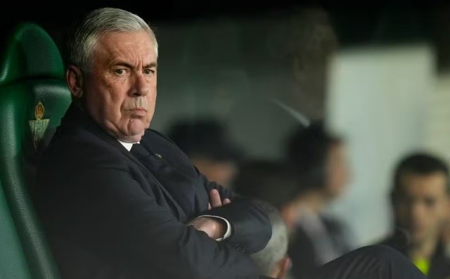 Carlo Ancelotti đang đối mặt với những thách thức trong việc đàm phán chấm dứt hợp đồng với Real Madrid, gây ảnh hưởng đến cơ hội dẫn dắt đội tuyển Brazil.