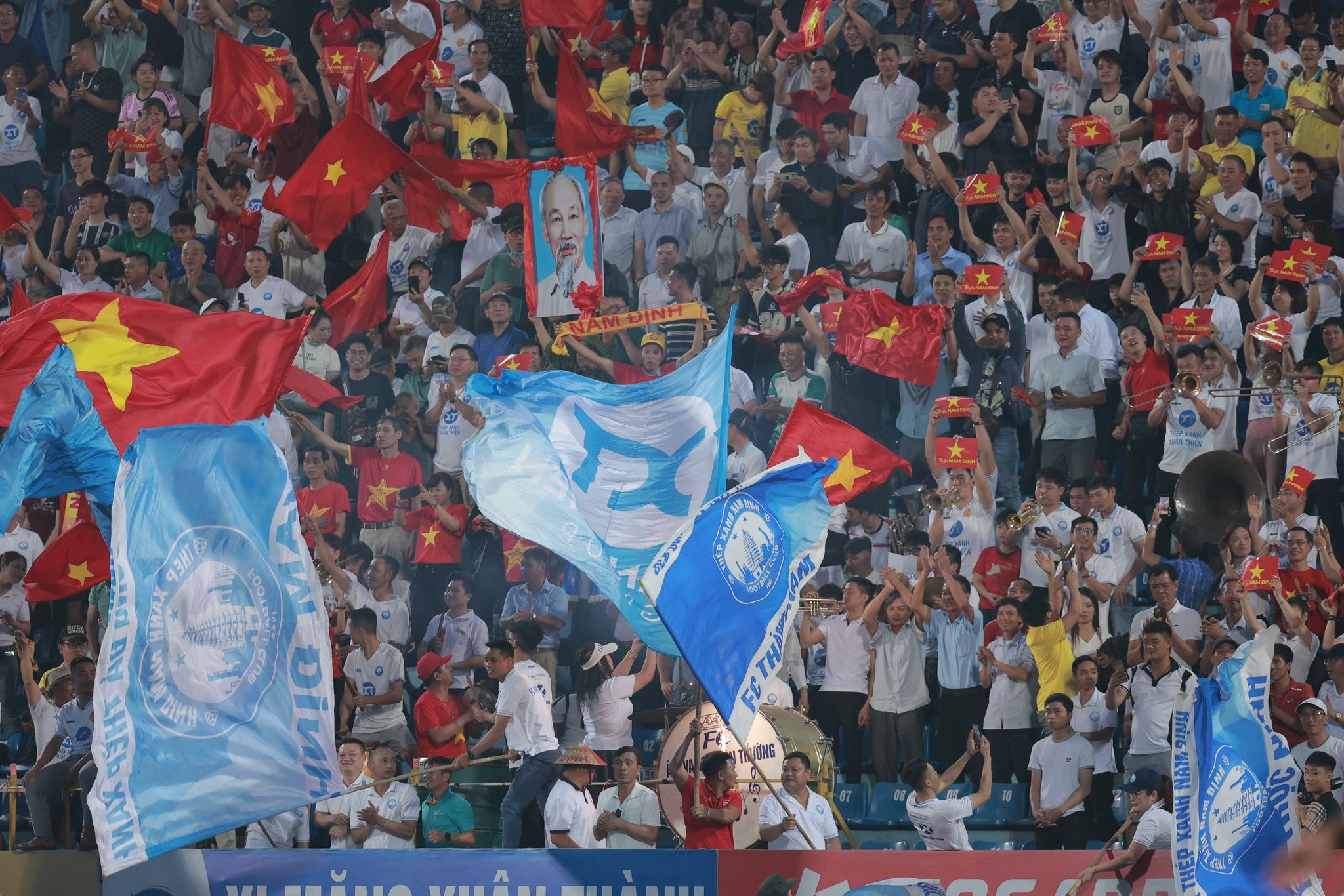 CLB Nam Định thể hiện quyết tâm trước trận đại chiến với Hà Nội FC tại sân Hàng Đẫy