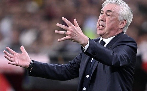 HLV Ancelotti ăn mừng danh hiệu cùng Real Madrid trong nhiệm kỳ thành công
