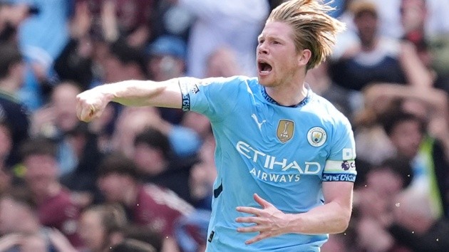 Kevin De Bruyne trong màu áo Man City với tương lai bất định tại CLB