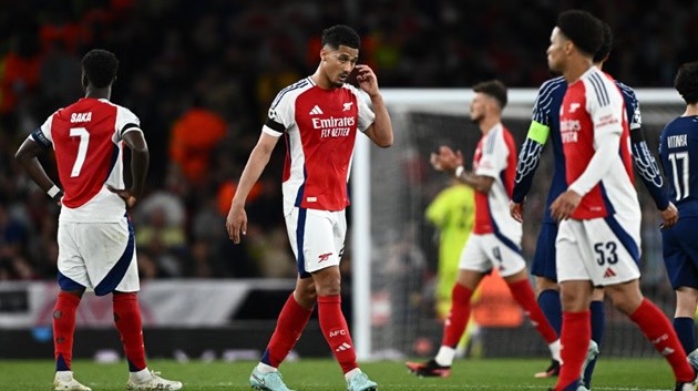Ousmane Dembele ăn mừng bàn thắng mở tỷ số cho PSG trước Arsenal tại Champions League.