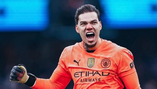 Thủ môn Ederson của Man City đối mặt khả năng rời CLB trong kỳ chuyển nhượng hè