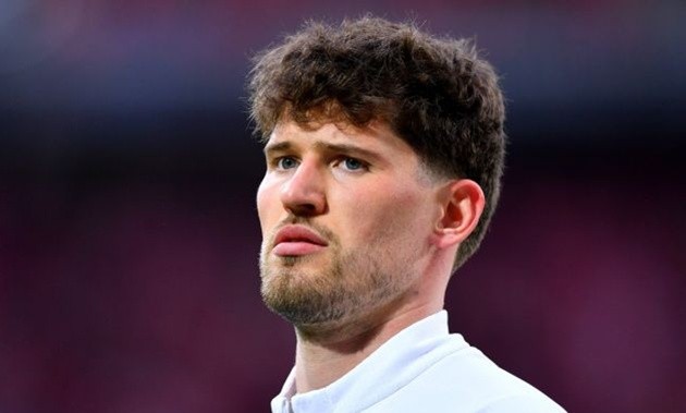 Thủ môn Gregor Kobel của Borussia Dortmund đang là mục tiêu chuyển nhượng của Chelsea