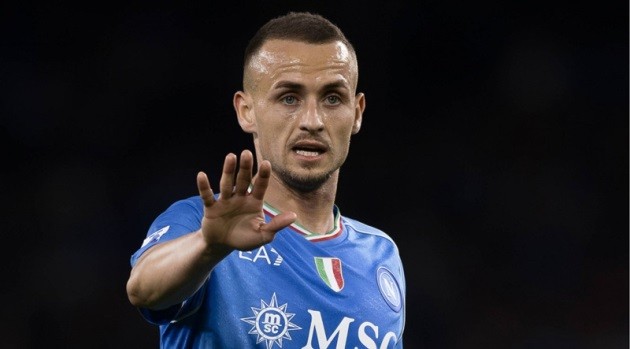 Tiền vệ Stanislav Lobotka của Napoli trong màu áo CLB, mục tiêu chuyển nhượng của MU
