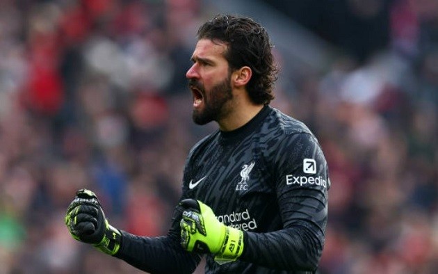 Alisson Becker, thủ thành số 1 của Liverpool, quyết định gắn bó lâu dài với câu lạc bộ.