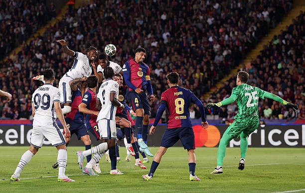 Barca và Inter đã mang đến một trận cầu mãn nhãn với nhiều bàn thắng đẹp mắt.