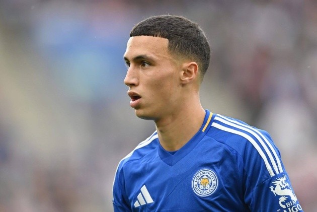 Bilal El Khannouss, tiền vệ trẻ người Morocco của Leicester, nổi bật với nhãn quan chiến thuật sắc bén.