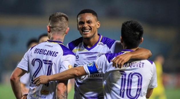 Hà Nội FC có tháng 4 ấn tượng với chuỗi trận bất bại, áp sát ngôi đầu bảng xếp hạng V.League 2024/25.