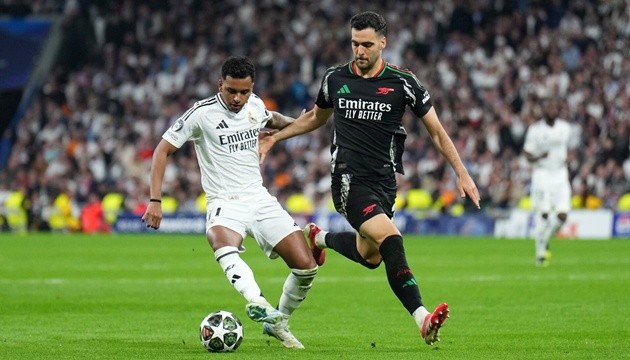Rodrygo Goes ăn mừng bàn thắng, thể hiện niềm đam mê và khát khao chiến thắng.