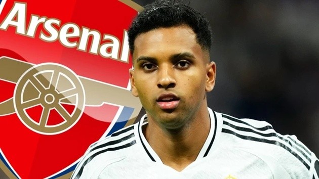 Rodrygo Goes trong màu áo Real Madrid, thể hiện kỹ năng đi bóng lắt léo và tốc độ cao.