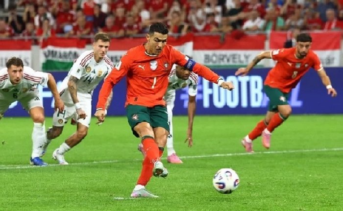 ronaldo-tao-cot-moc-lich-su-o-vong-loai-world-cup_1757464680.jpg